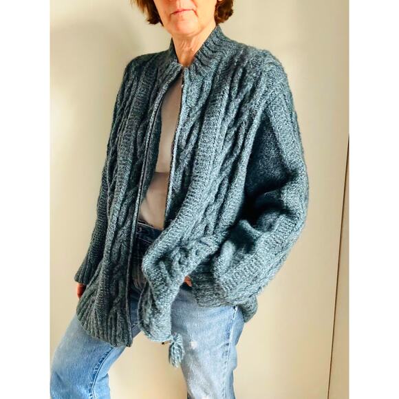 This item is no longer available, but due to the Poshmark, I am unable to delete - Picture 4 of 8